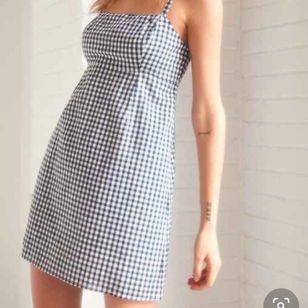 Dress - Picture 3 of 3